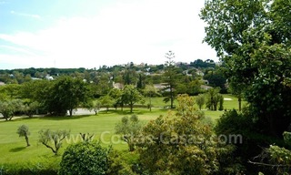 Villa exclusive de style Bali en première ligne de golf à vendre à Nueva Andalucía, Marbella 5