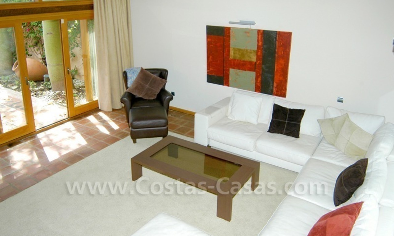 Villa exclusive de style Bali en première ligne de golf à vendre à Nueva Andalucía, Marbella 18