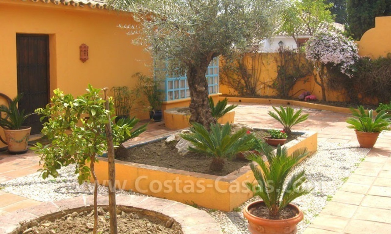 Villa de style rustique avec des écuries et enclos à vendre dans Marbella sur la Costa del Sol 1