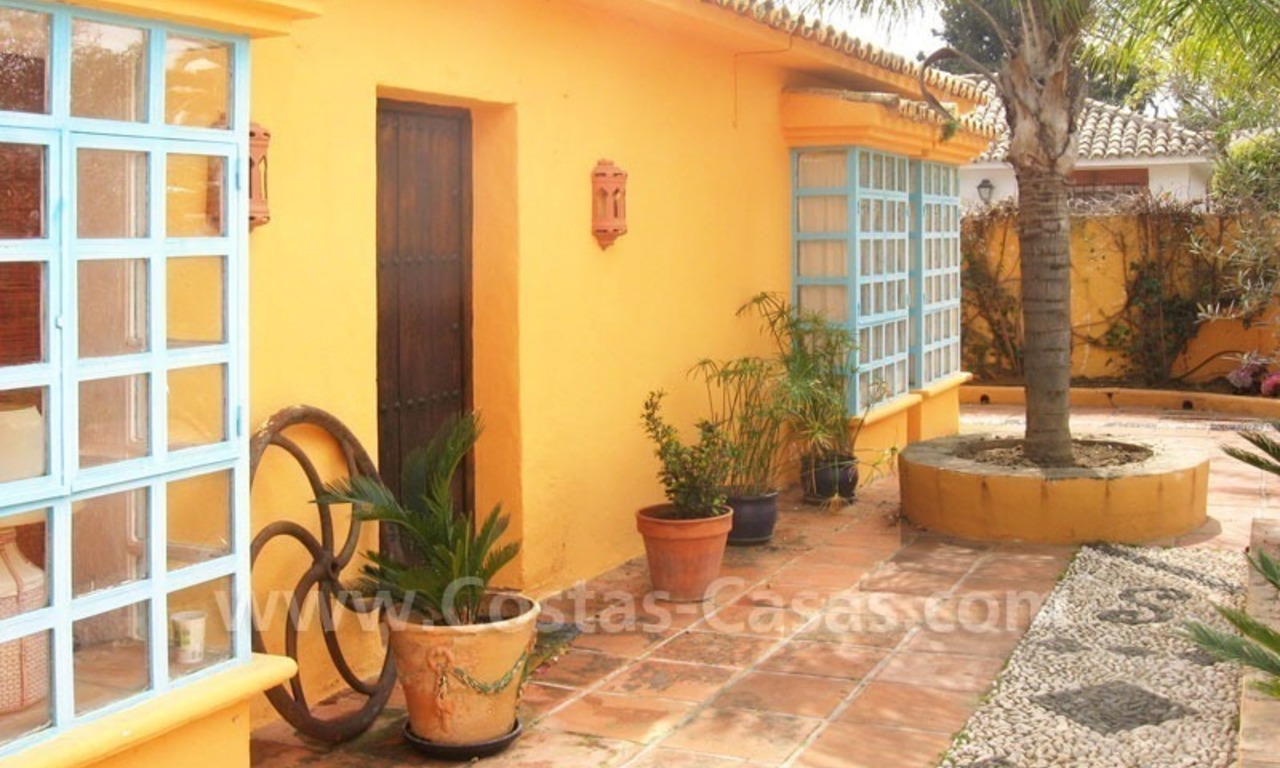 Villa de style rustique avec des écuries et enclos à vendre dans Marbella sur la Costa del Sol 3