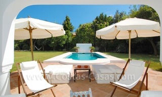 Villa détachée totalement rénovée, près de la plage à vendre à Marbella 0