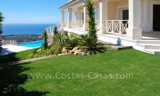 Villa nouvellement construite de style moderne andalou à acheter à Marbella 7