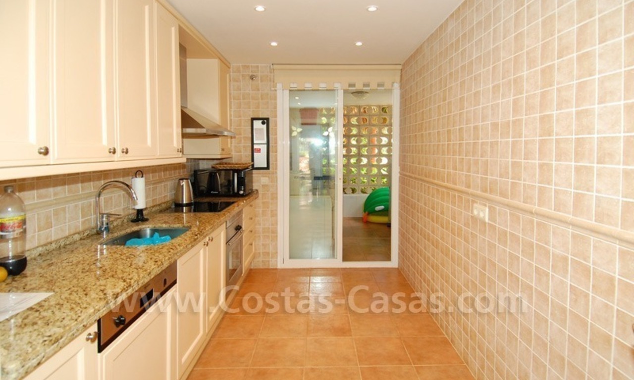 Appartement rez de chaussée de luxe spacieux à vendre dans Nueva Andalucía très prêt de Puerto Banús à Marbella 4