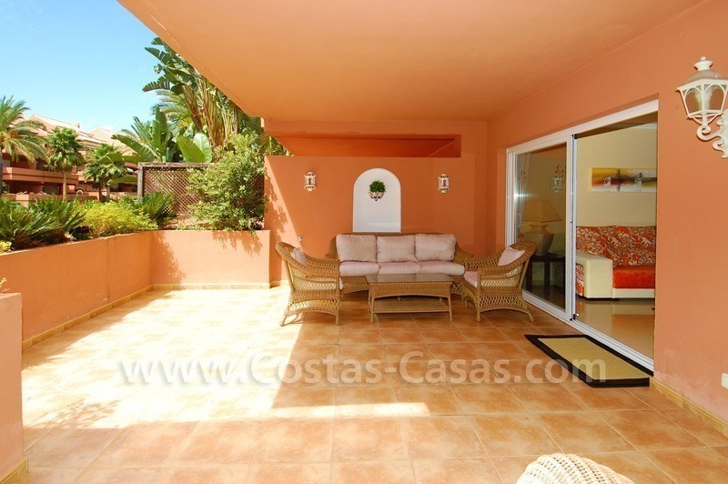 Appartement rez de chaussée de luxe spacieux à vendre dans Nueva Andalucía très prêt de Puerto Banús à Marbella