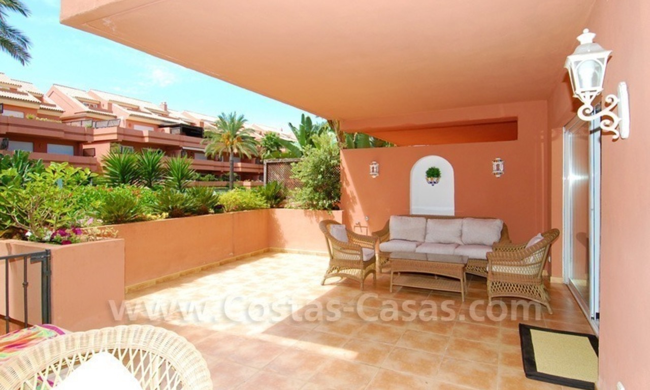 Appartement rez de chaussée de luxe spacieux à vendre dans Nueva Andalucía très prêt de Puerto Banús à Marbella 1
