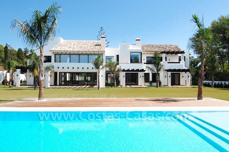 Nouvelle villa contemporaine en première ligne de golf près de la plage è vendre à Marbella