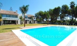 Nouvelle villa contemporaine en première ligne de golf près de la plage è vendre à Marbella 2