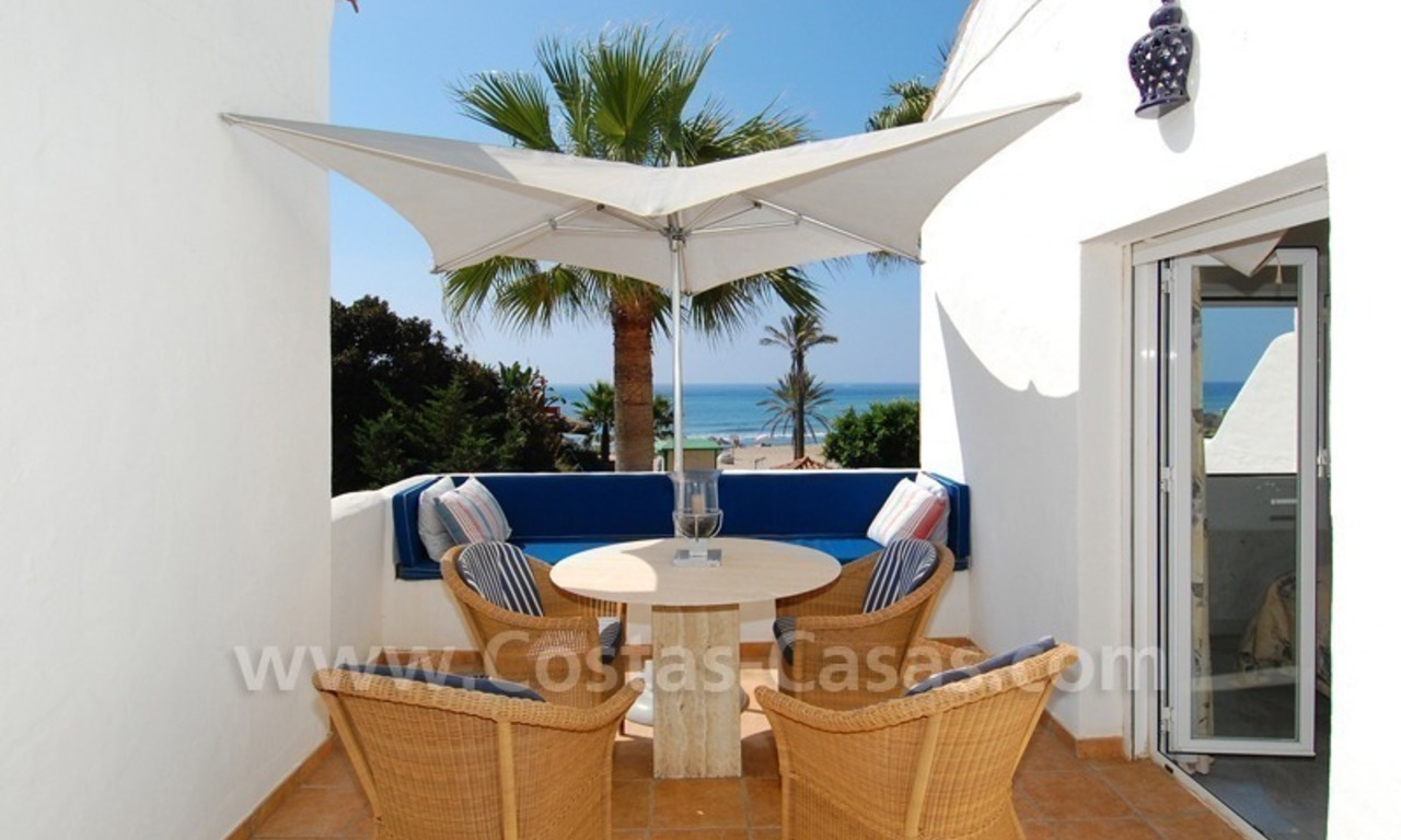 Maison jumelée en première ligne de plage à vendre à Marbella 0