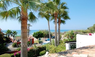 Maison jumelée en première ligne de plage à vendre à Marbella 2
