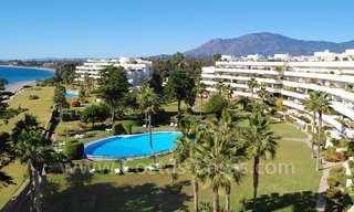 Appartement en première ligne de plage en vente dans un complexe situé sur la nouvelle Mille d' Or, Marbella - Estepona 2