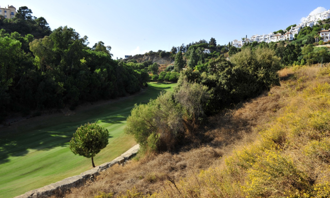 Parcelle en première ligne de golf dans le complexe la Quinta à Marbella - Benahavis 7