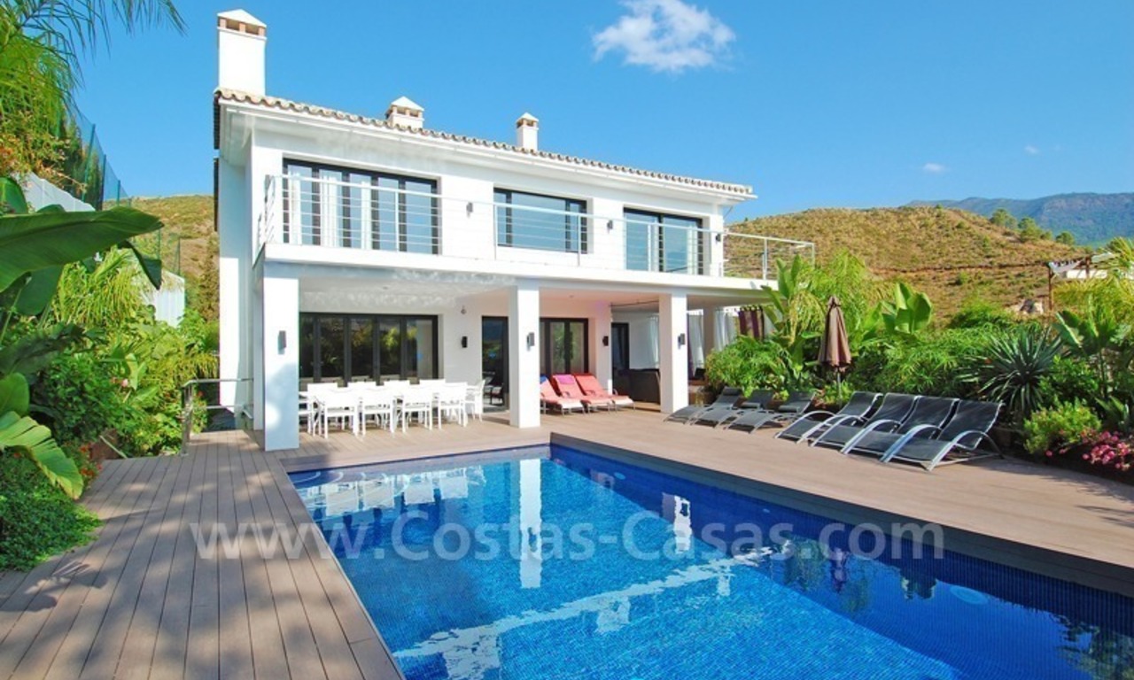 Villa exclusive de style contemporaine à acheter dans la zone de Marbella - Benahavis 0
