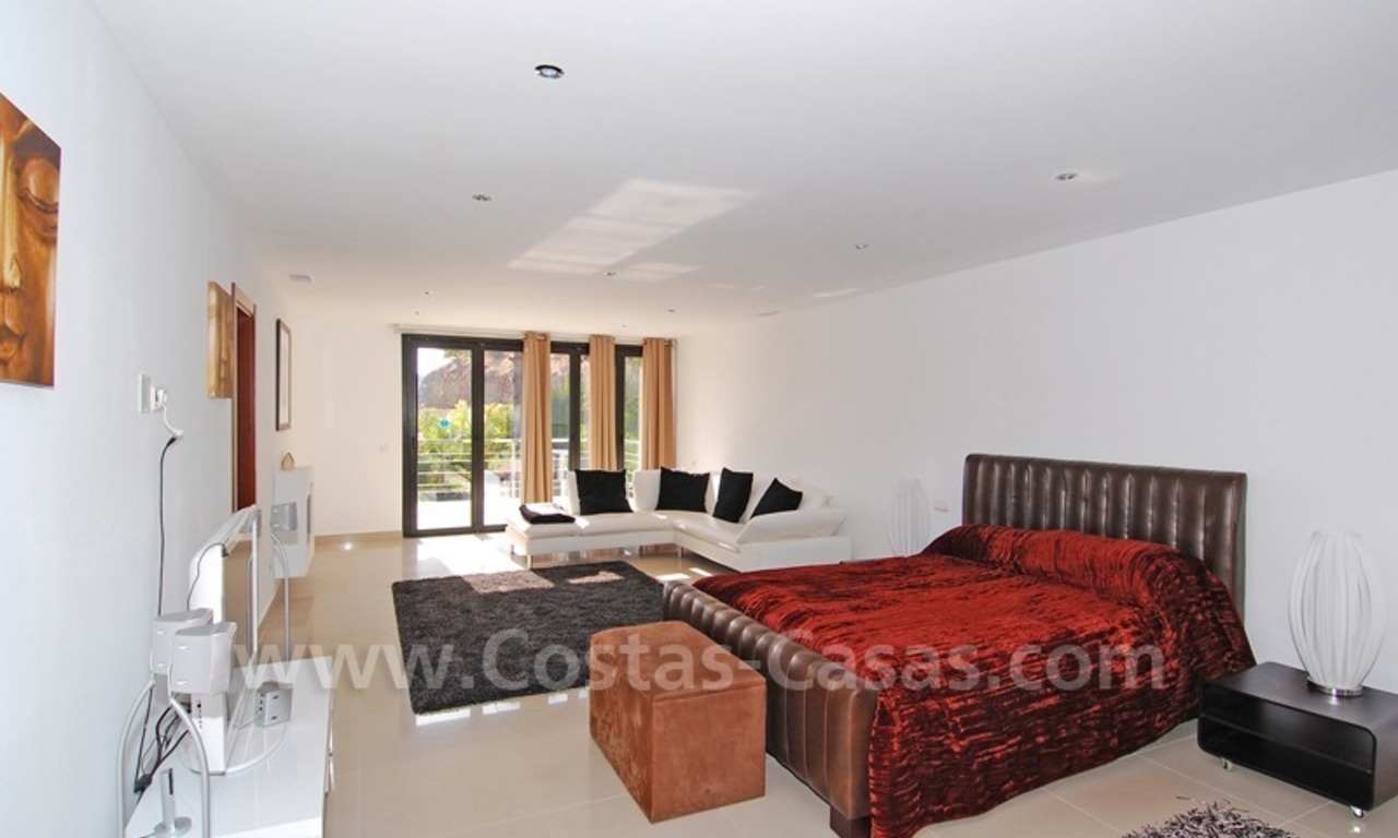 Villa exclusive de style contemporaine à acheter dans la zone de Marbella - Benahavis 15