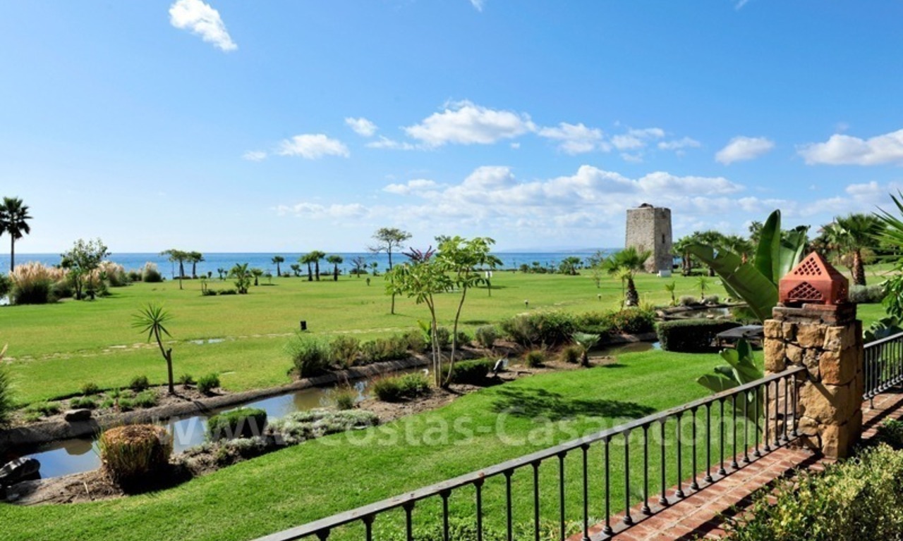 Appartement de luxe à vendre dans un complexe exclusif de plage entre Marbella et Estepona centre 2