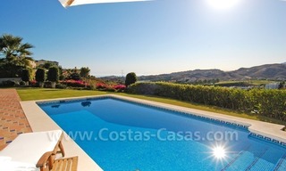 Villa confortable de style méditerranéenne à acheter dans la zone de Marbella - Benahavis 3