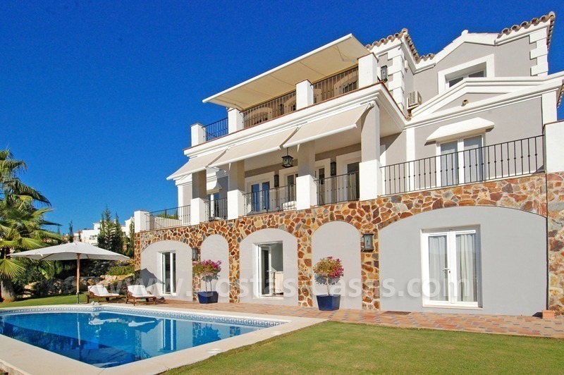 Villa confortable de style méditerranéenne à acheter dans la zone de Marbella - Benahavis