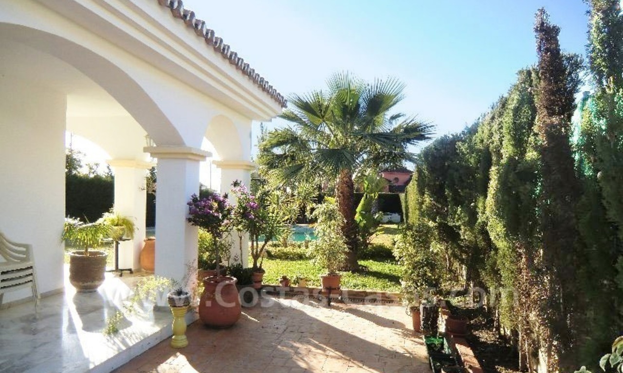 Bonne affaire! Villa détachée de style andalou dans l' Ouest de Marbella 4