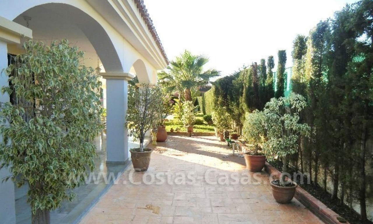 Bonne affaire! Villa détachée de style andalou dans l' Ouest de Marbella 5