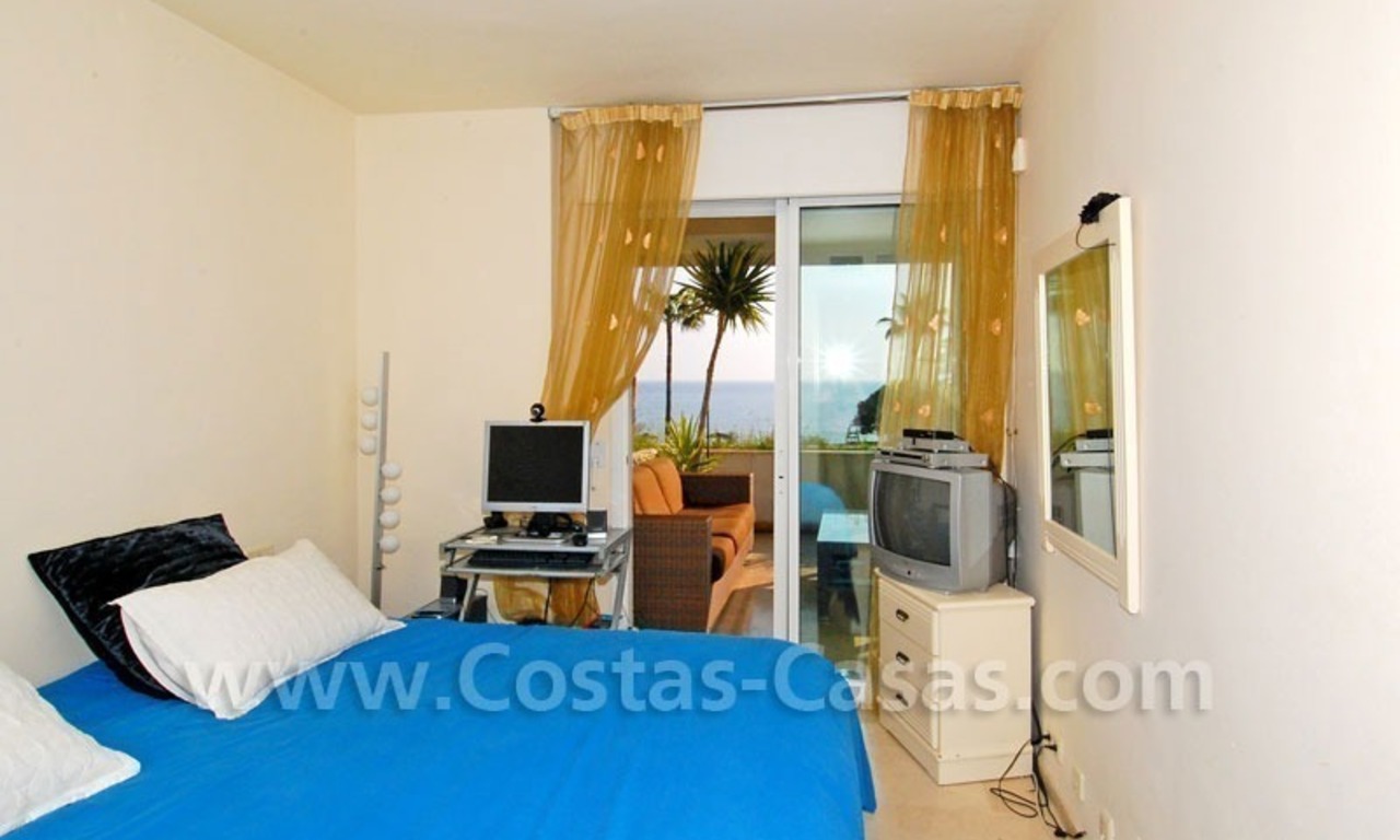 Appartement en première ligne de plage en vente dans un complexe situé sur la nouvelle Mille d' Or, Marbella - Estepona 16