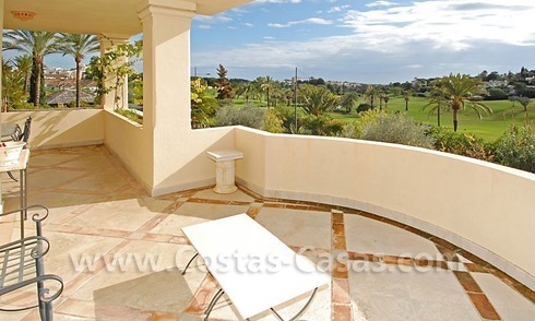 Appartement de luxe spacieux à vendre dans Nueva Andalucía, Marbella 