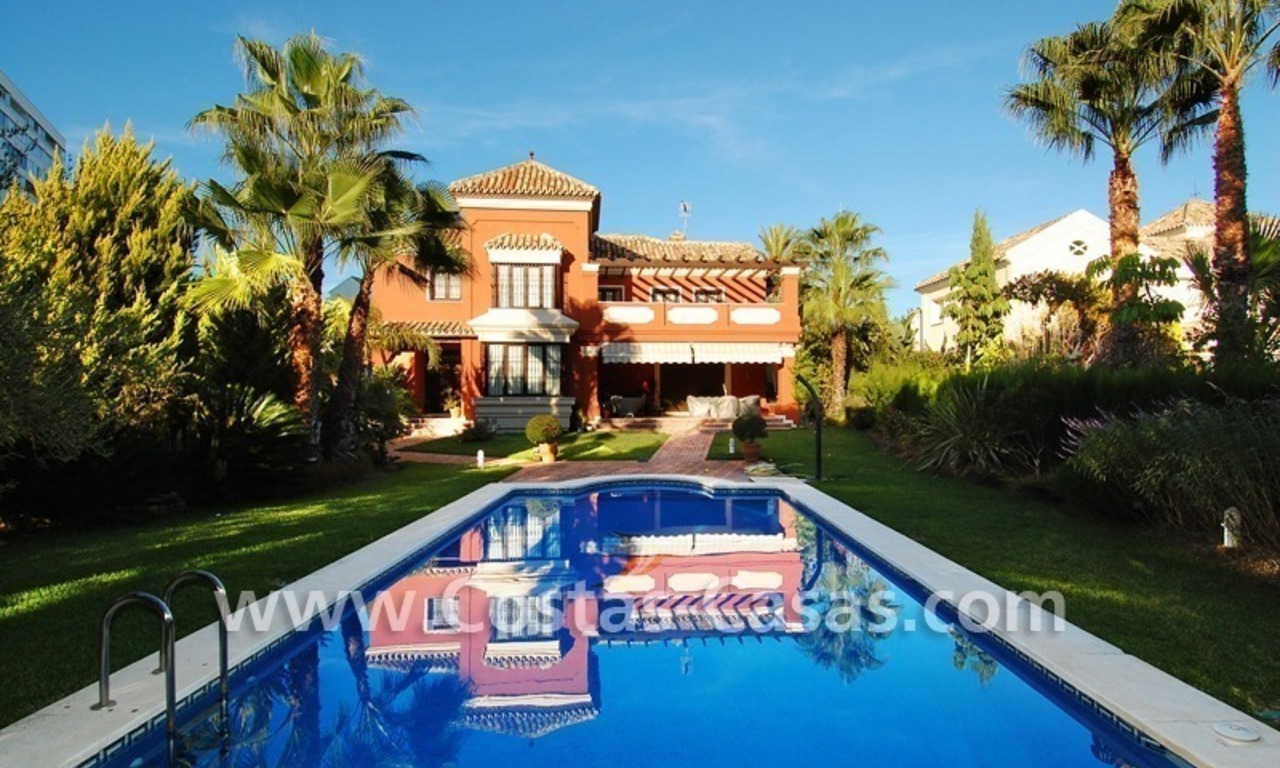 Villa de plage de style espagnol moderne à acheter à l' Est de Marbella 7