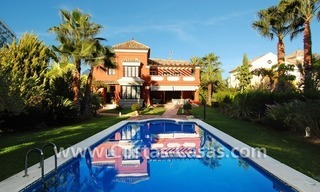 Villa de plage de style espagnol moderne à acheter à l' Est de Marbella 7