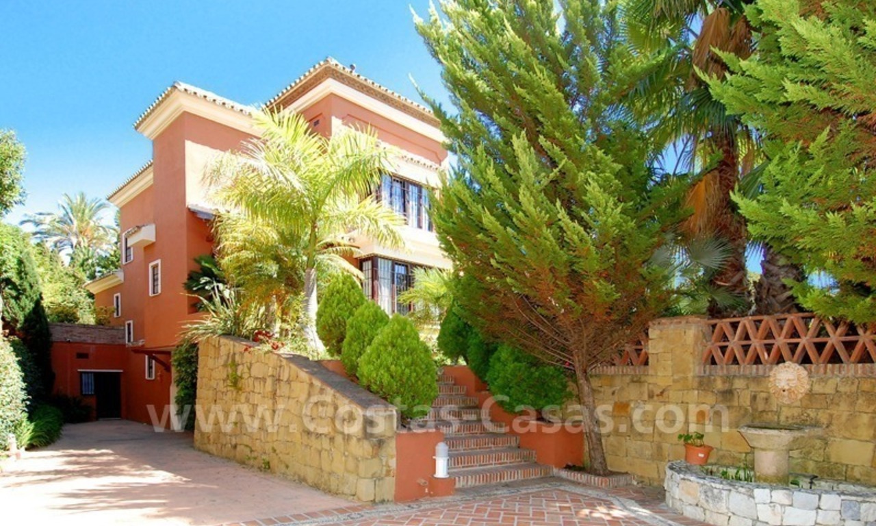 Villa de plage de style espagnol moderne à acheter à l' Est de Marbella 2