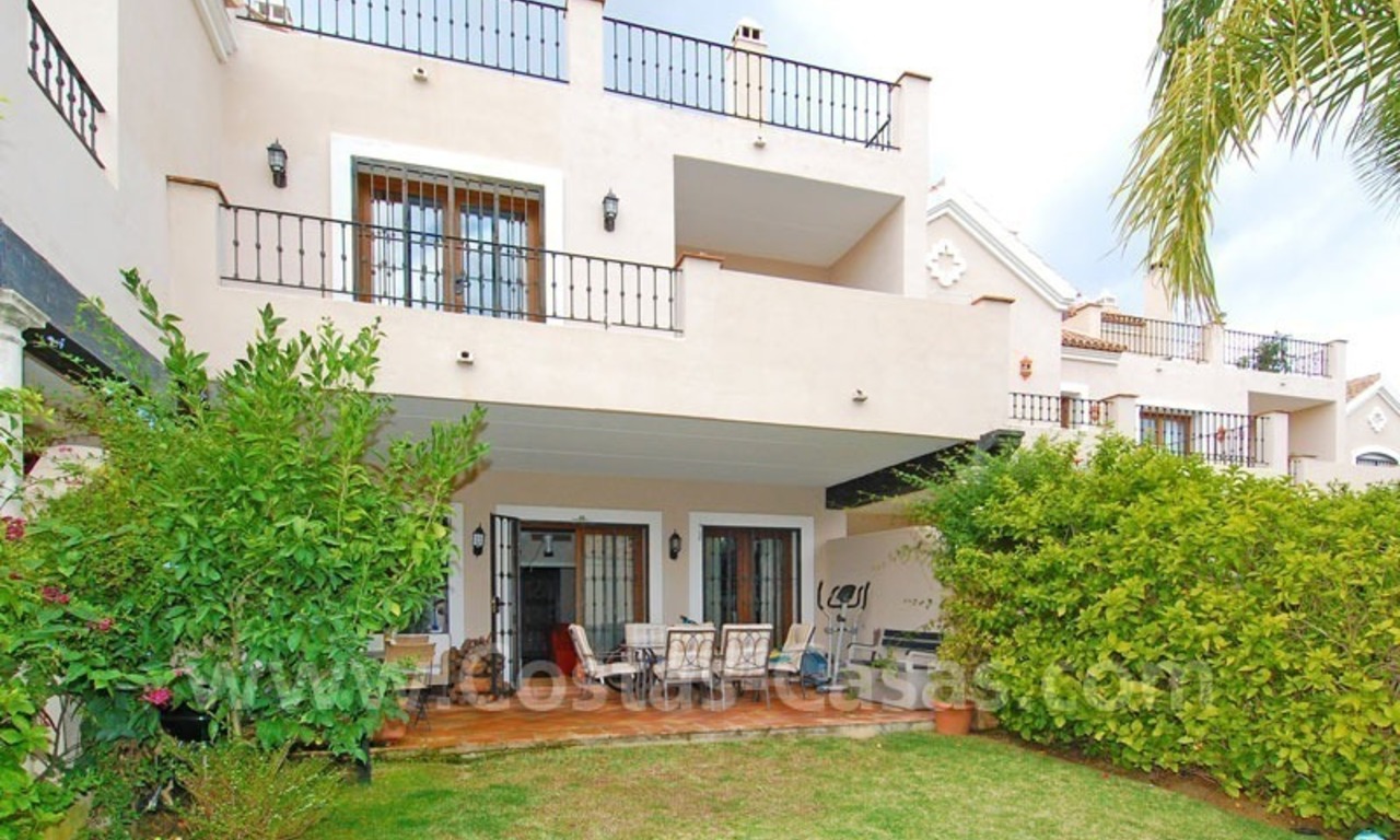 Maison mitoyenne spacieuse à vendre à Estepona - Marbella 0