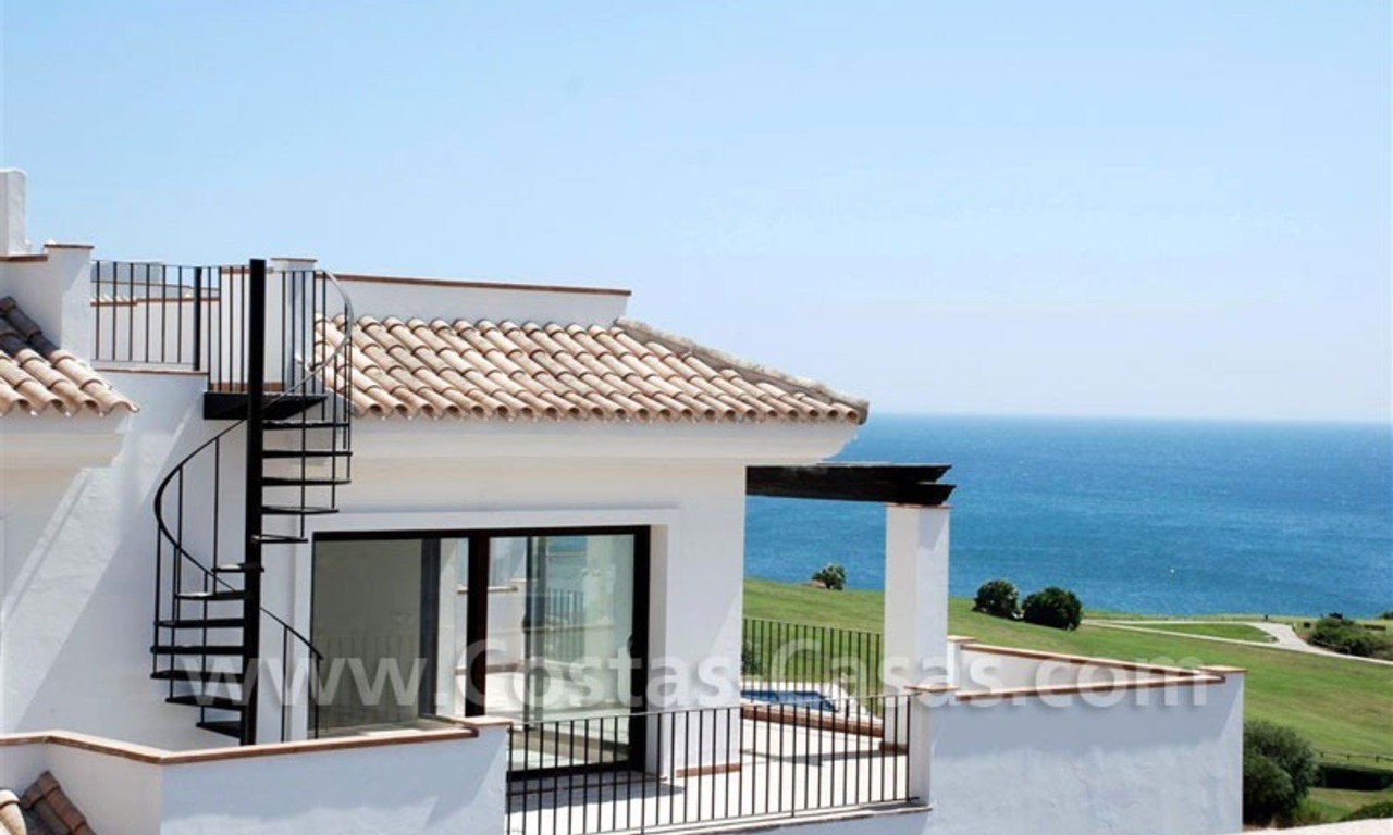 Opportunité! Appartements de luxe en première ligne de golf et première ligne de plage en vente sur la Costa del Sol 2