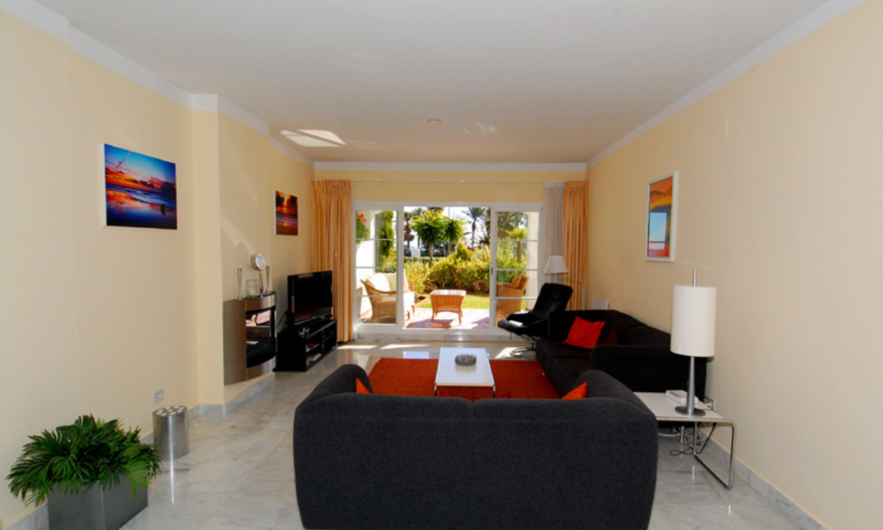Appartement rez de chaussée en vente dans un complexe en première ligne de plage à Marbella 2