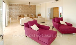Nouvelle villa à vendre dans un complexe fermé dans la zone de Marbella - Benahavis sur la Costa del Sol 14