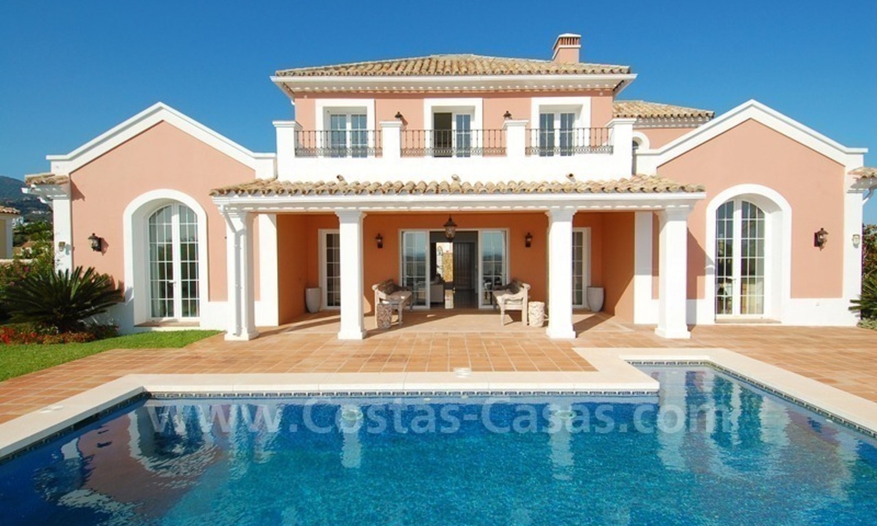Nouvelle villa à vendre dans un complexe fermé dans la zone de Marbella - Benahavis sur la Costa del Sol 2