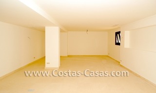 Confortable villa de luxe à acheter dans un complexe fermé dans la zone de Benahavis - Estepona - Marbella 18