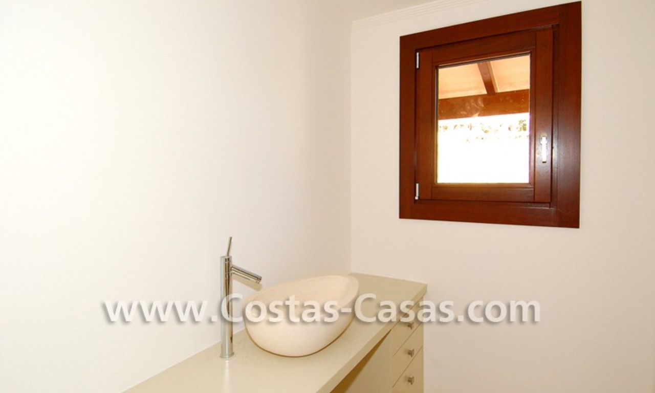 Confortable villa de luxe à acheter dans un complexe fermé dans la zone de Benahavis - Estepona - Marbella 17