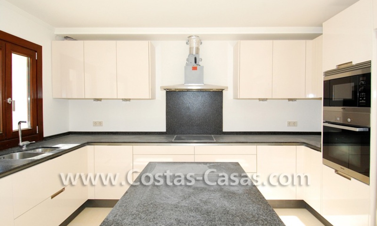Confortable villa de luxe à acheter dans un complexe fermé dans la zone de Benahavis - Estepona - Marbella 9