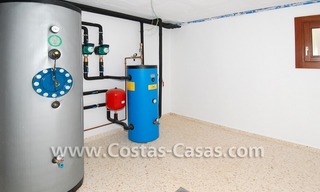 Confortable villa de luxe à acheter dans un complexe fermé dans la zone de Benahavis - Estepona - Marbella 21