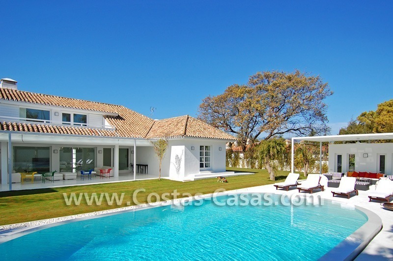 Villa andalouse moderne à vendre près de la plage à Marbella
