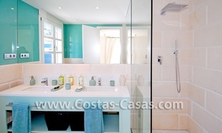 Villa andalouse moderne à vendre près de la plage à Marbella 28