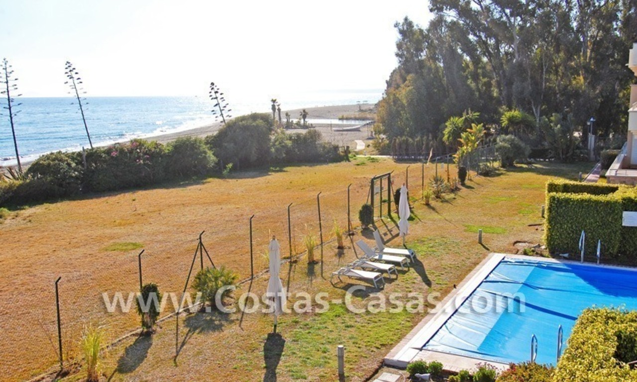 Appartement de luxe en première ligne de plage à vendre dans un complexe exclusif,Nouvelle Mille d' Or, Marbella - Estepona 2