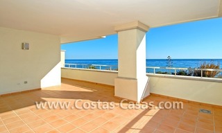 Appartement de luxe en première ligne de plage à vendre dans un complexe exclusif,Nouvelle Mille d' Or, Marbella - Estepona 0
