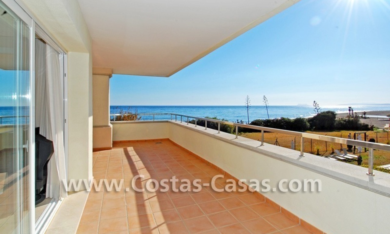 Appartement de luxe en première ligne de plage à vendre dans un complexe exclusif,Nouvelle Mille d' Or, Marbella - Estepona 1