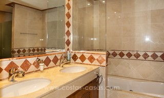 Appartement penthouse de luxe à vendre, complexe en première ligne de plage, Nouvelle Mille d’Or, Marbella - Estepona 22515 
