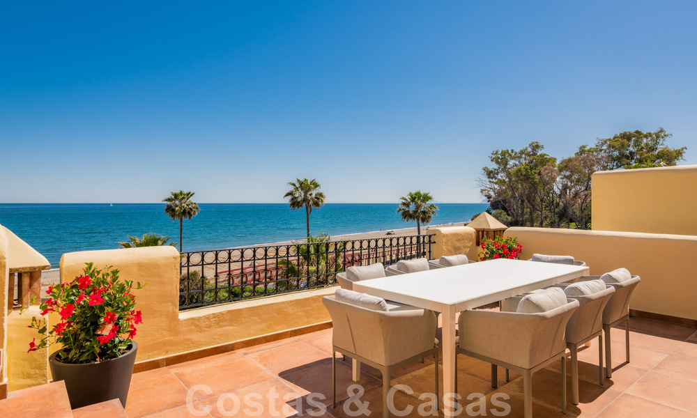 Appartements et penthouses de luxe à vendre, complexe en première ligne de plage, Nouvelle Mille d’Or, Marbella - Estepona 795145