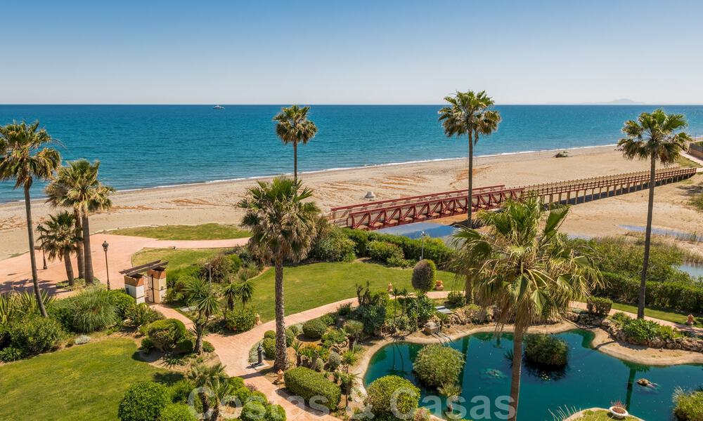 Appartements et penthouses de luxe à vendre, complexe en première ligne de plage, Nouvelle Mille d’Or, Marbella - Estepona 795149