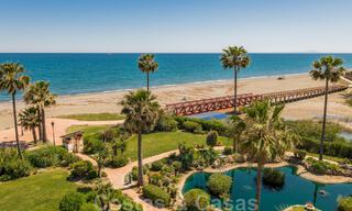 Appartements et penthouses de luxe à vendre, complexe en première ligne de plage, Nouvelle Mille d’Or, Marbella - Estepona 795149 