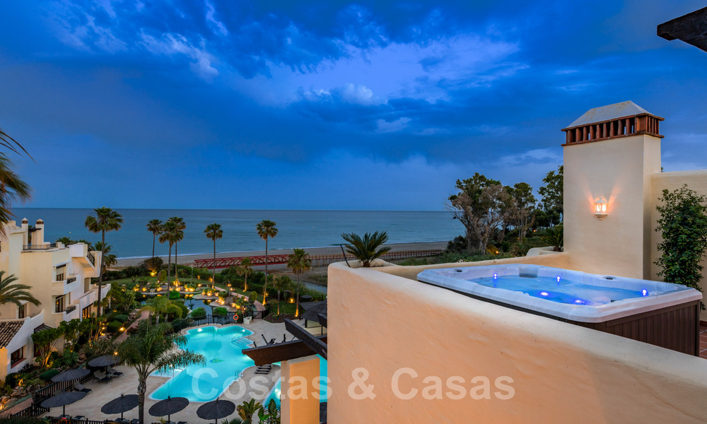 Appartements et penthouses de luxe à vendre, complexe en première ligne de plage, Nouvelle Mille d’Or, Marbella - Estepona 795153