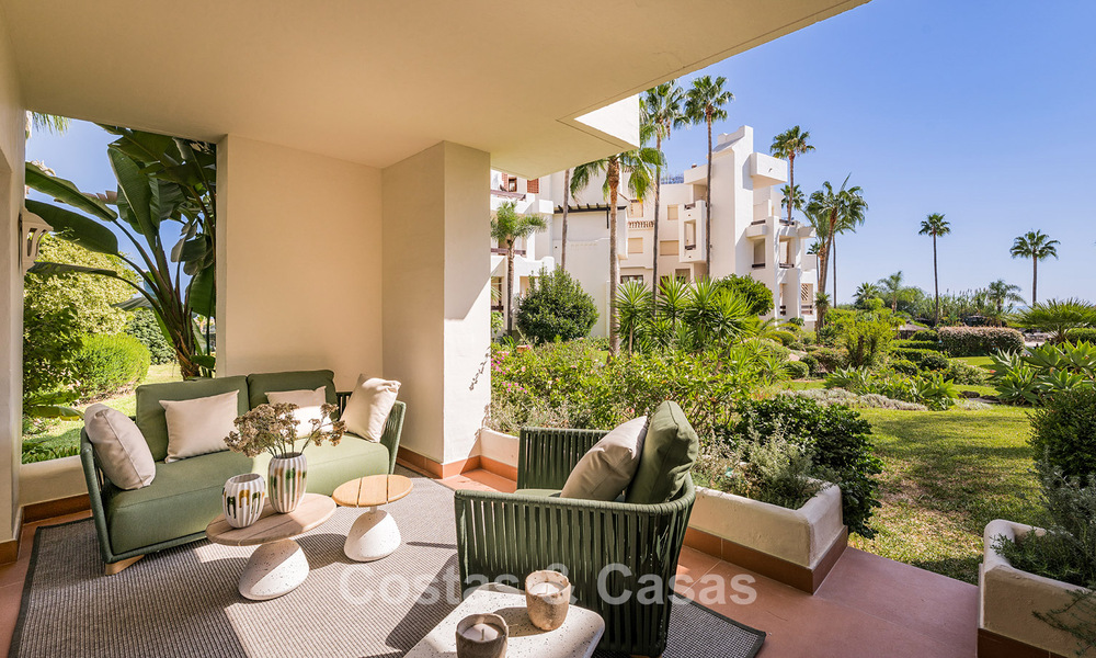 Appartements et penthouses de luxe à vendre, complexe en première ligne de plage, Nouvelle Mille d’Or, Marbella - Estepona 795165