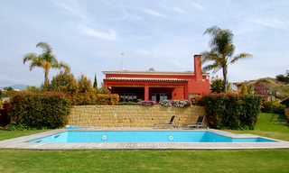 Villa moderne de style andalou en première ligne de golf à acheter à Marbella - Benahavis 3