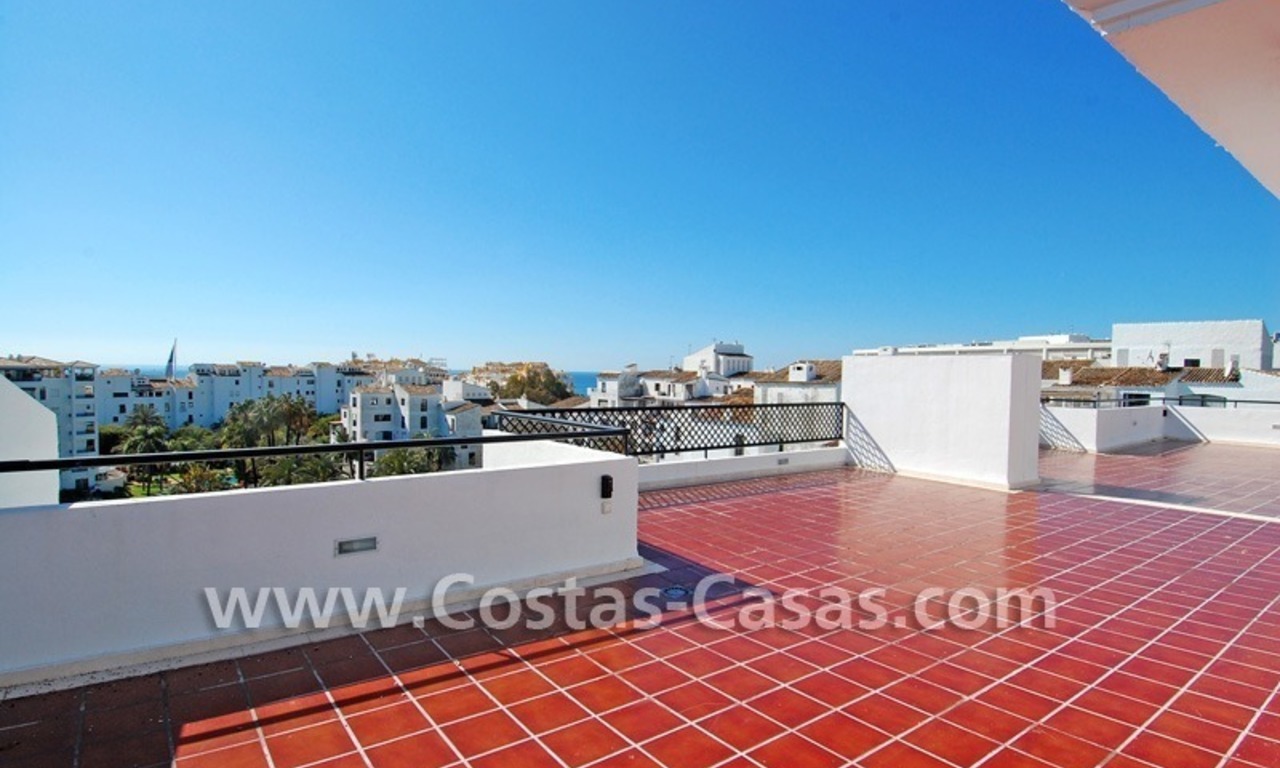 Double appartement penthouse à acheter dans le centre de Puerto Banus, Marbella 0