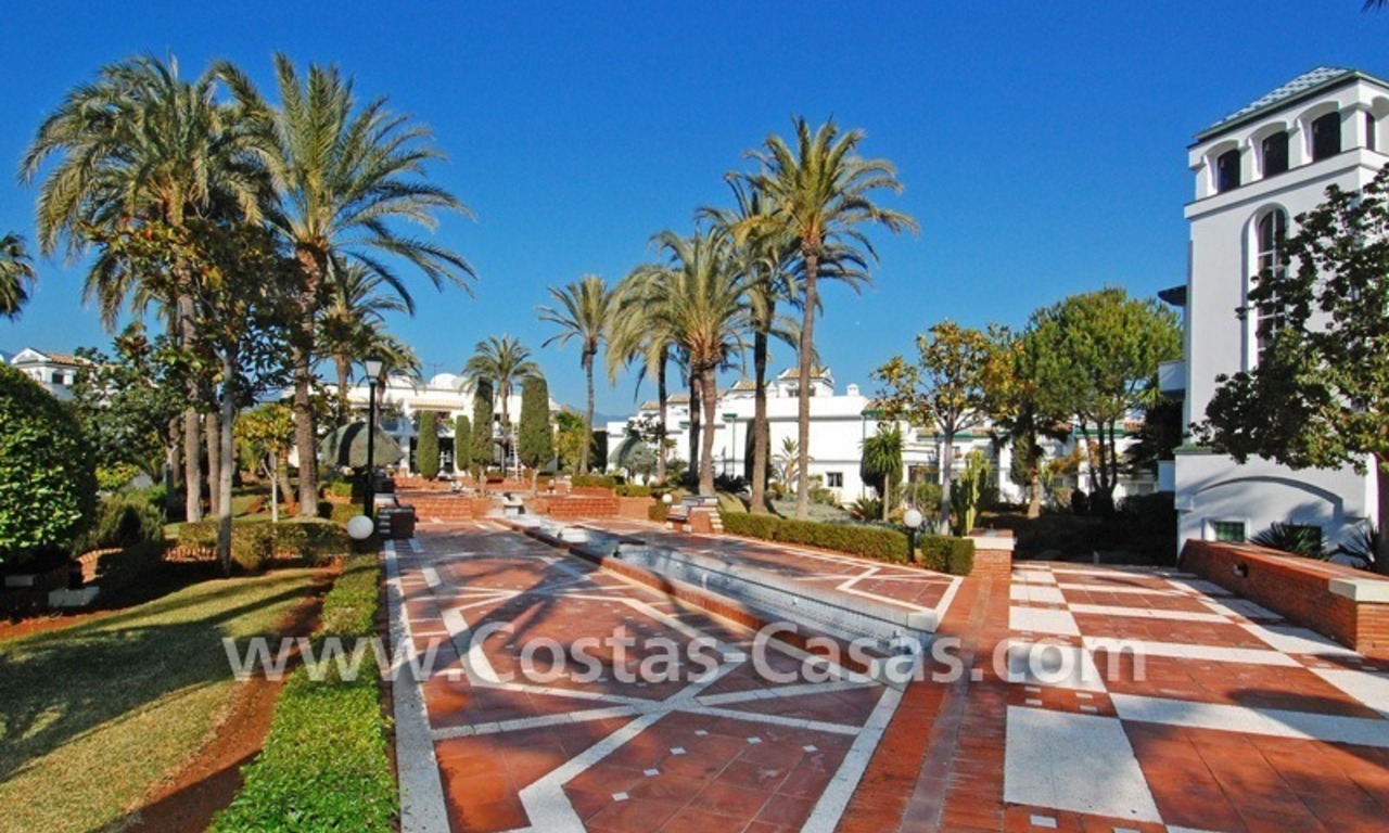 Villa détachée en première ligne de plage à vendre dans un complexe dans la zone entre Marbella et Estepona 25